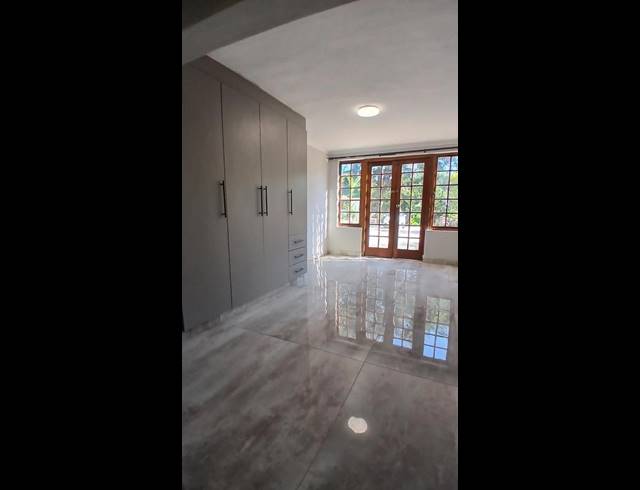2 BEDROOM PROPERTY TO RENT IN YELLOWWOOD PARK